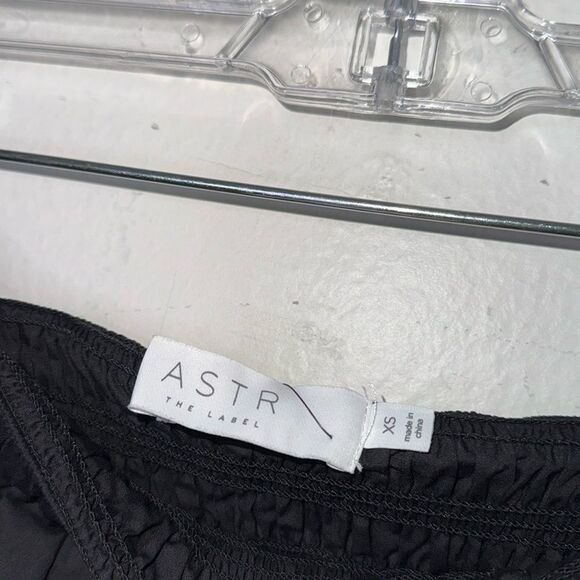 ASTR Shirred Off Shoulder Ruffle Dress Black Size XS - Picture 6 of 13